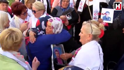 Srebrenitsalı annelerle ağlatan buluşma