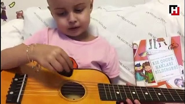 Öykü Arin, doktorlarına şarkı söyledi