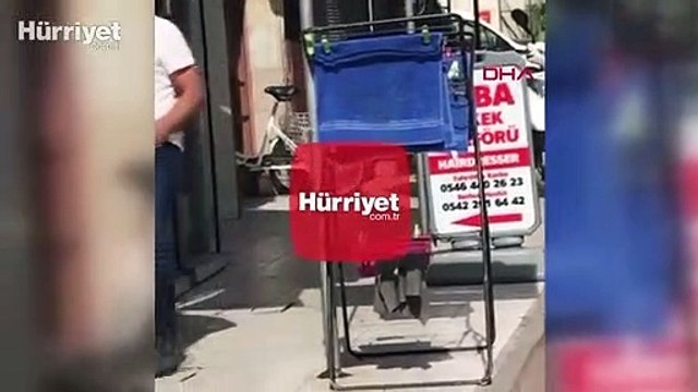 Antalya'da seyyar satıcı, kadın zabıtaya saldırdı