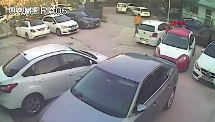 Boşanma aşamasındaki kocasının otomobiline 'doğum günü hediyesi' diyerek uyuşturucu koydu