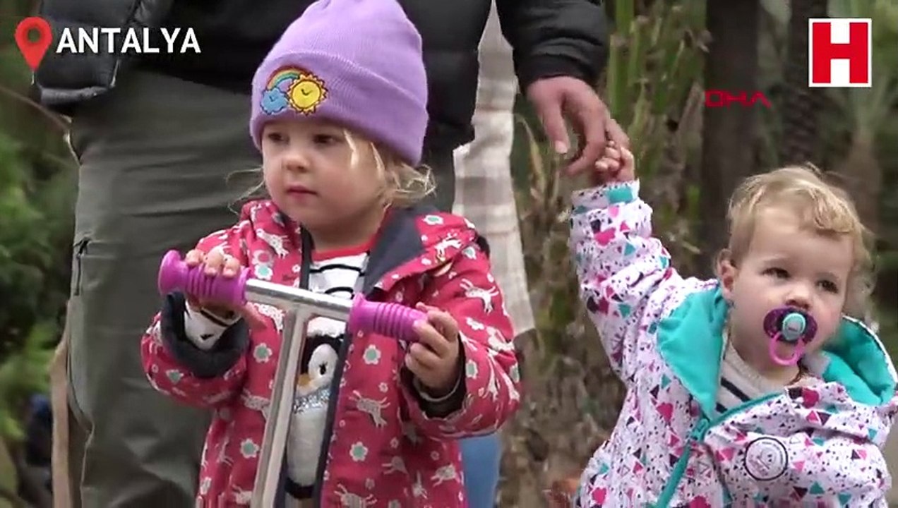 Rubik küplerle portre yapan Burak'ın hedefi dünya rekoru