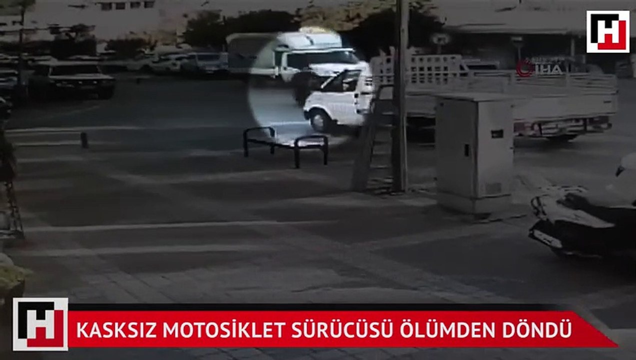 Kasksız motosiklet sürücüsü ölümden döndü