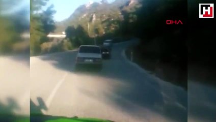 Ayağını pencereden uzatarak seyreden sürücüye ceza