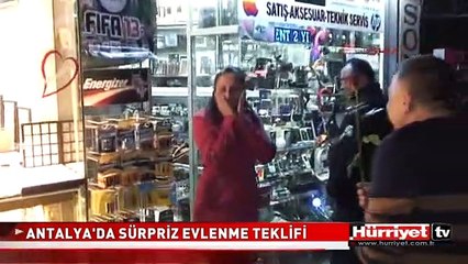 ANTALYA'DA SÜRPRİZ EVLENME TEKLİFİ