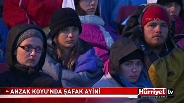 ANZAK KOYU'NDA ŞAFAK AYİNİ