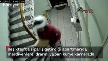 Beşiktaş'ta sipariş getirdiği apartmanda merdivenlere idrarını yapan kurye kamerada