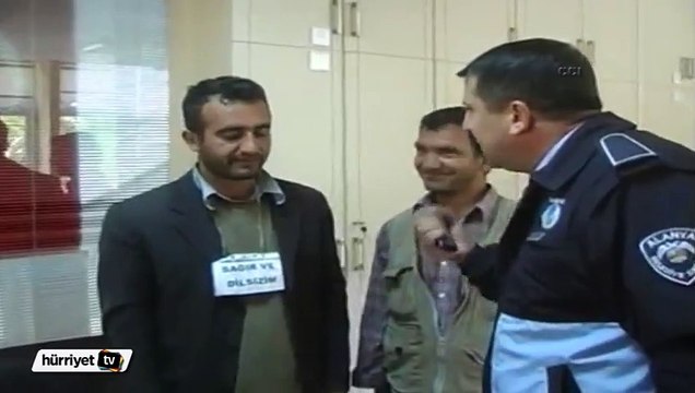 Cep telefonlu sağır dilsiz dilenci