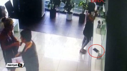 Döviz bürosundaki hırsızlık güvenlik kamerasında