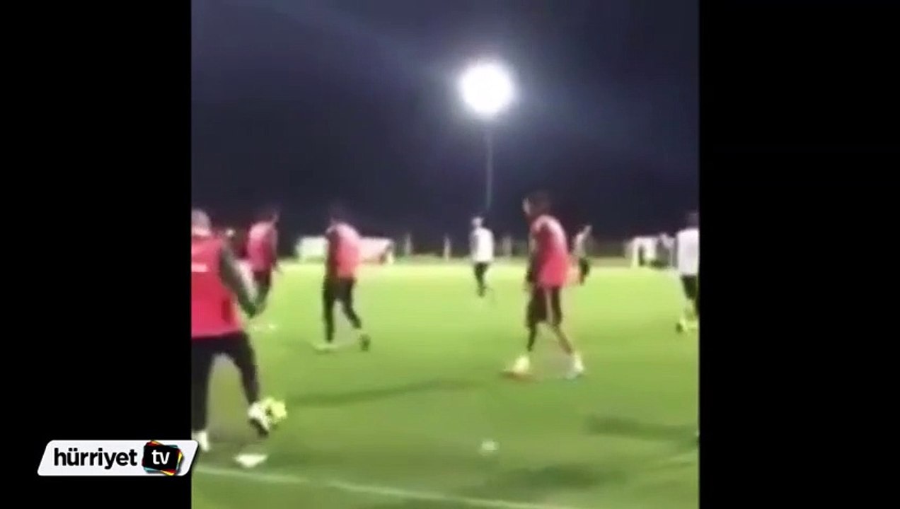 Sneijder Türkçeyi söktü