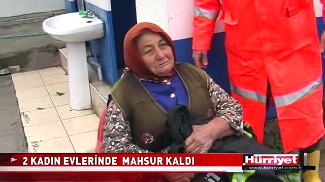 ANTALYA SEL OLDU İKİ KADIN EVİNDE MAHSUR KALDI