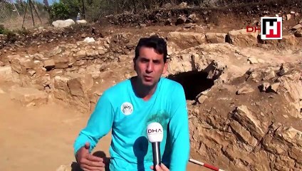 2 bin yıllık oda mezarı kazdıkça ceset çıktı