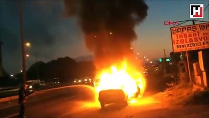 Silivri'de bir aile yanan araçtan kıl payı kurtuldu