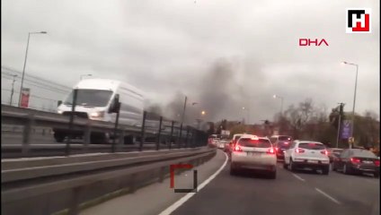 Sahilyolunda minibüs alev alev yanıdı