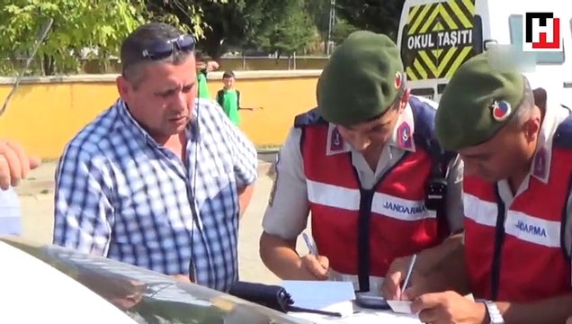 Öğrenci servisini durduran jandarma şoke oldu