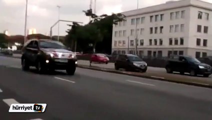 Polis aracı böyle devrildi