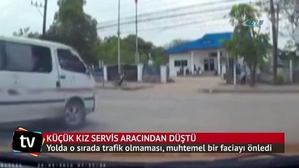Küçük kız araçtan böyle düştü