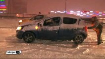 Ani kar yağışı trafiği felç etti