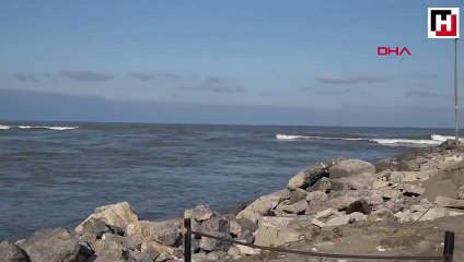 Devrilen şişme bottan düşen 2 kişi kurtarıldı