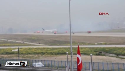 Yolcu uçağının motoru alev aldı