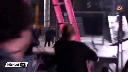 Pique, Arda'nın kulağını çekti