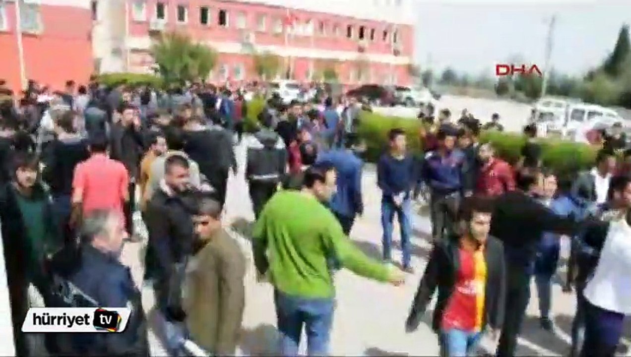 Besni'de karşıt görüşlü öğrenciler arasında gerginlik