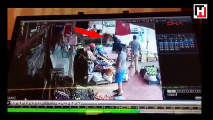 Kadınların tezgah kavgasında birbirlerine fırlattıkları elma ve armut silah sayıldı