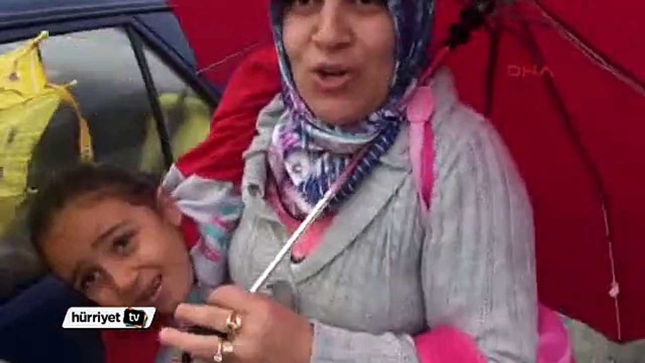 Arnavutköy'de çileli okul yolu
