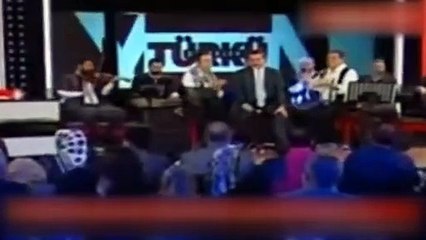 Faruk Çelik canlı yayında türkü söyledi