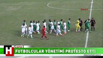 FUTBOLCULAR SAHA İÇİNDE YÖNETİMİ PROTESTO ETTİ