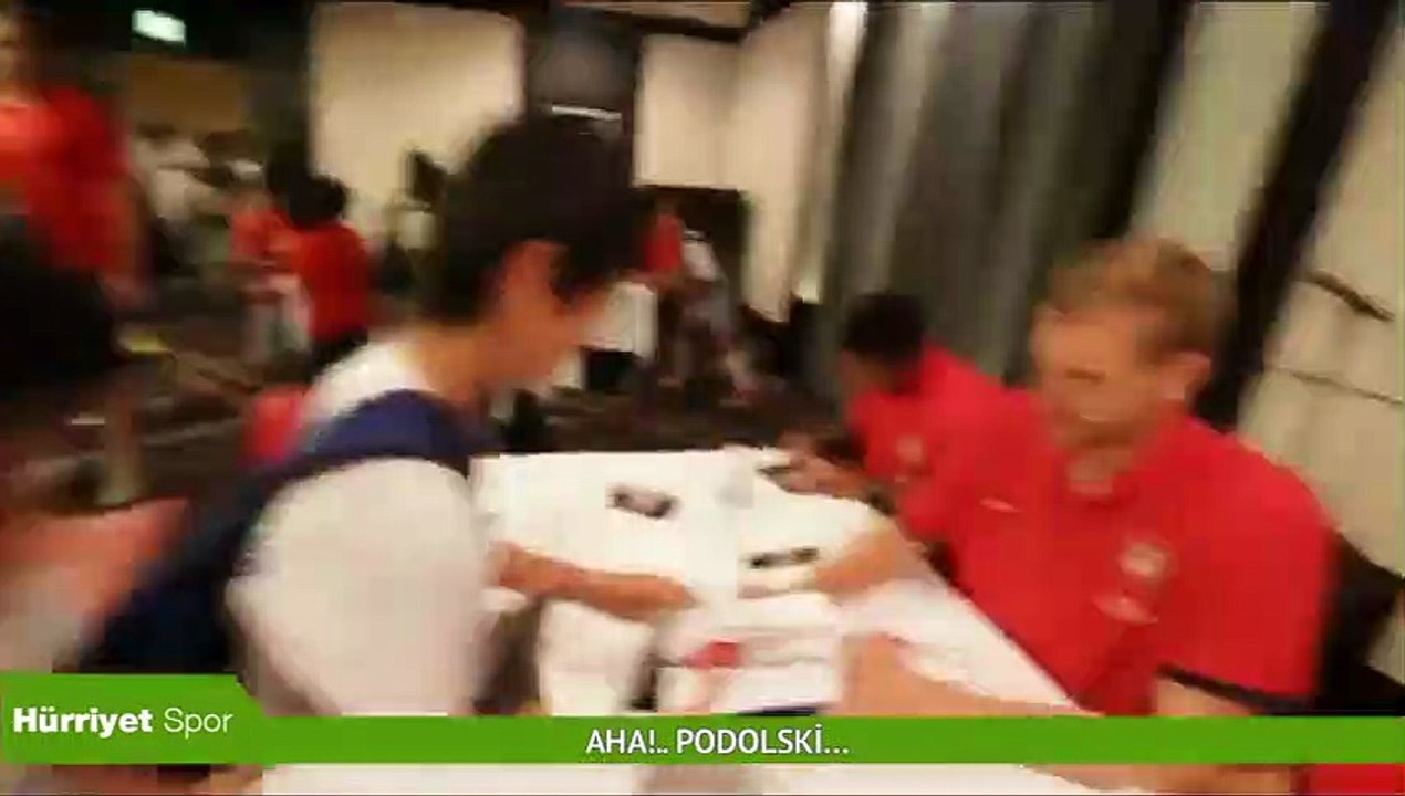 Aha!.. Podolski…