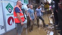 Çevre ve Şehircilik Bakanı Murat Kurum sel bölgesinde incelemelerde bulundu