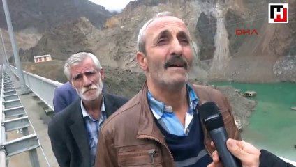 Baraj suların çekildi, ortaya çıkan köyü duyan koştu