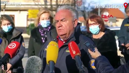 Belediye başkanı açıklama yaparken artçı depreme yakalandı