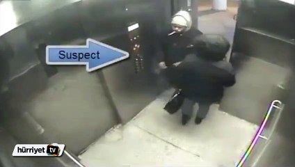 Asansördeki kadını bıçakla gasp etmek istedi