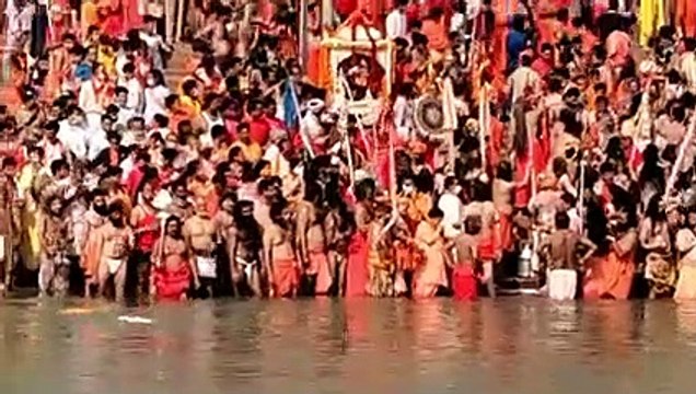 Sadhus of Niranjani Akhara participate in third 'shahi snan' at Har ki Pauri ghat in Uttarakhand's Haridwar. . . #MahaKumbh #Sadhu #Niranjani #Akhara #shahisnan #snan #HarkiPauri #ghat #Uttarakhand #Haridwar
