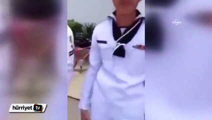 Tayland'da askeri öğrencilere 'telefonunu taşla kırma' cezası