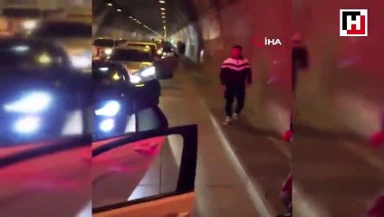 Magandalar cadde üzerinde tabancalarla havaya rastgele ateş açtı