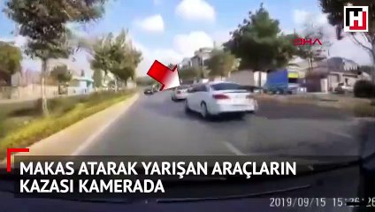 Makas atarak yarışan araçların kazası kamerada