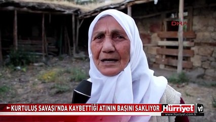 KURTULUŞ SAVAŞI'NDA KAYBETTİĞİ ATININ BAŞINI SAKLIYOR