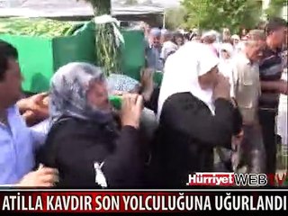 ATİLLA KAVDIR'IN CENAZESİNİ KADINLAR TAŞIDI