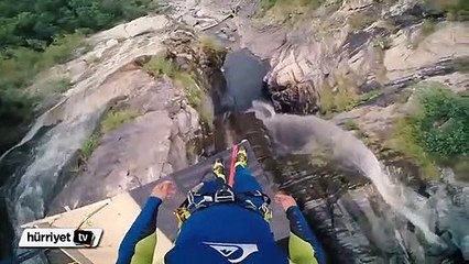 59 metrelik uçurumdan atladı!