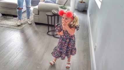 Posie's New Favorite Celebrity Surprises Her At Our Front Door!!!