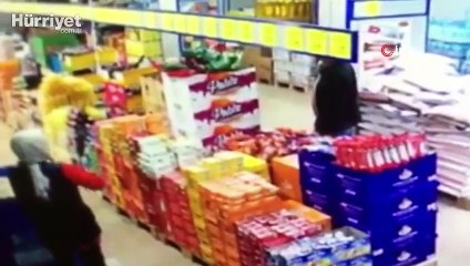 Avcılar’da markette maske kavgası kamerada