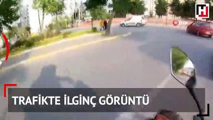 Motosikletli gencin peşinden koştu