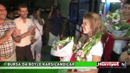 DÜNYA ŞAMPİYONLUĞU ELİNDEN ALINAN ÖĞRENCİLER COŞKUYLA KARŞILANDI