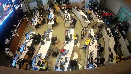 Koronavirüsle mücadelenin kalbi  günde 40 bin çağrı geliyor