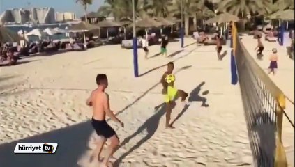 Fenerbahçe'nin yıldızları plajda şov yaptı