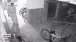 Bisiklet hırsızlığı şüphelilerini güvenlik kamerası yakalattı
