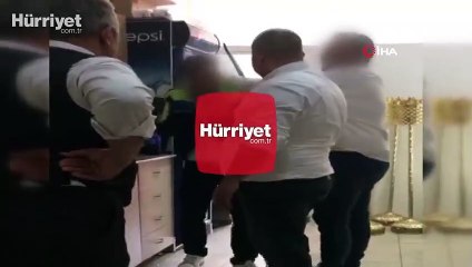 Telefonla taciz iddiasına sopalı dayak kamerada