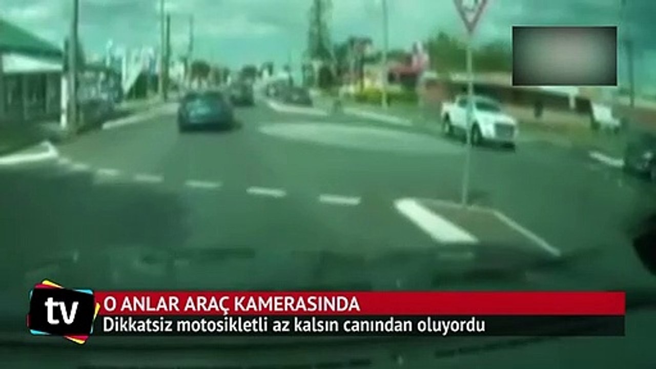 Dikkatsiz motosikletli az kalsın canından oluyordu